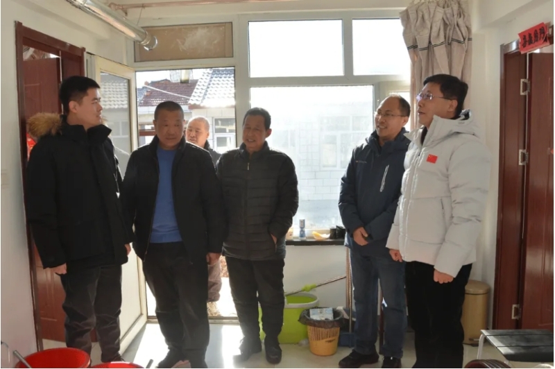 党委副书记李炜杰看望慰问学院下沉工作队